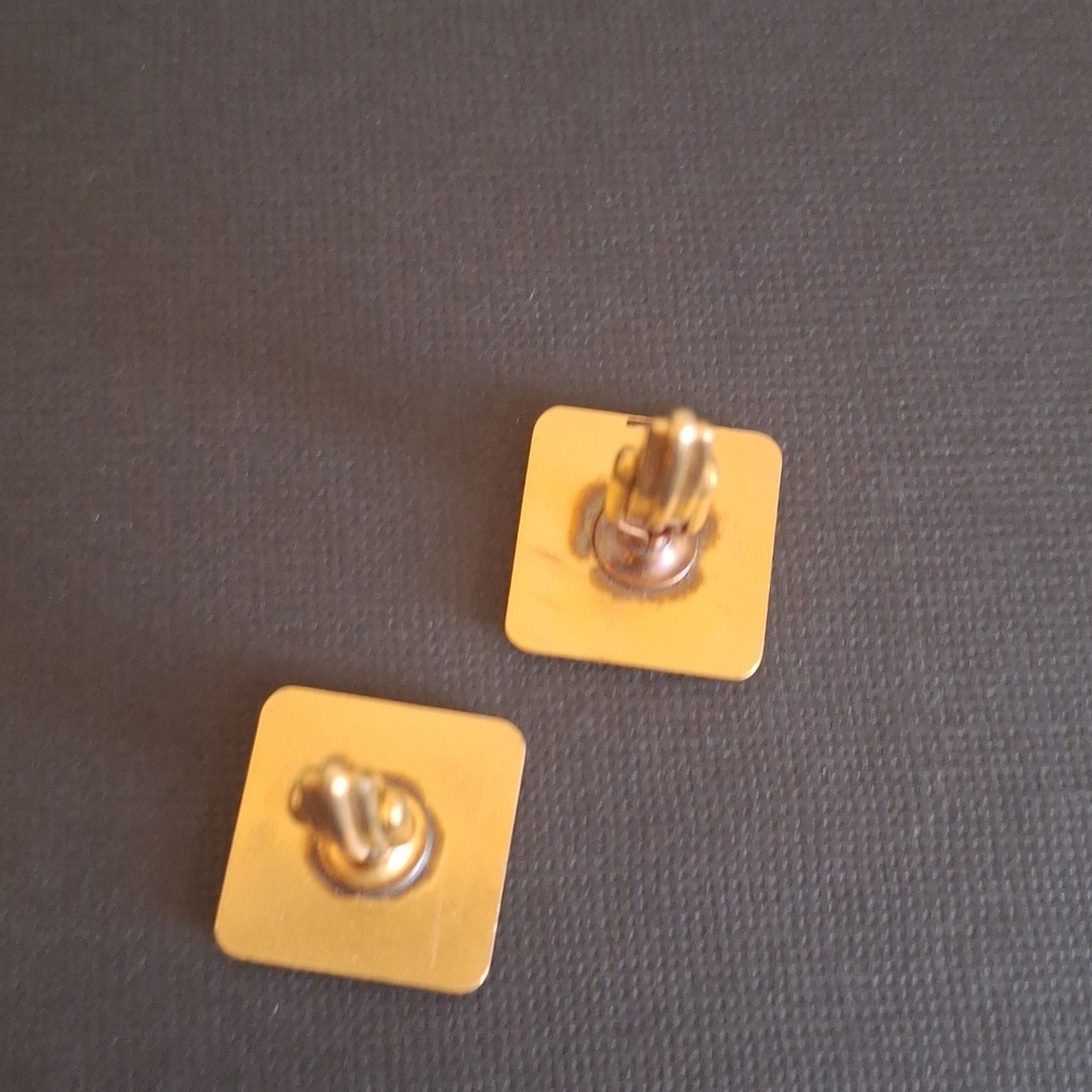 Vintage Gold Square Cufflinks - Picture 4 of 5